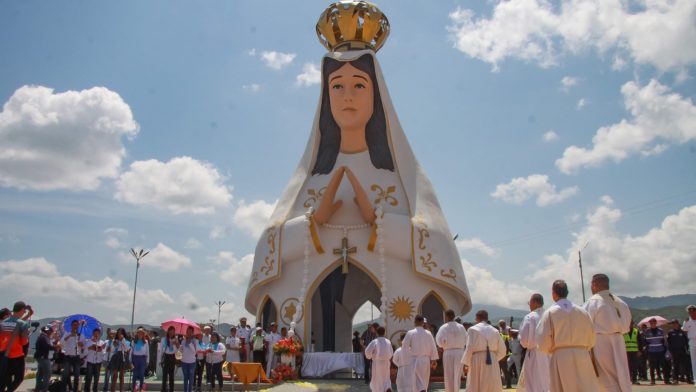 Carúpano develan el monumento más grande a la Virgen del Valle