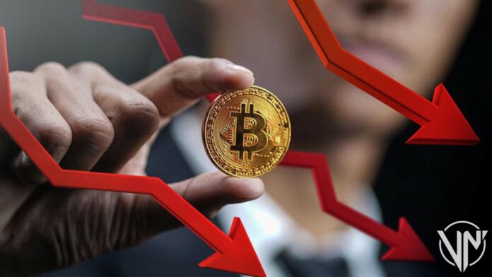 Bitcoin da un madrugonzo con caída de 20%