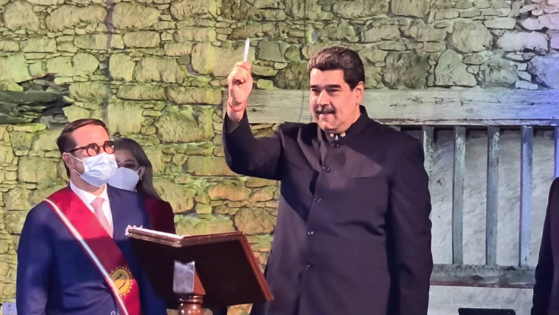 Nicolás Maduro juramentó a Lacava