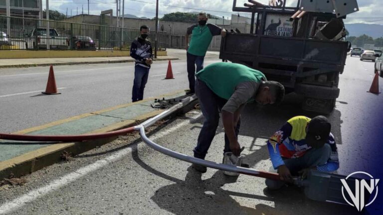 Recuperan alumbrado público de la Encrucijada de Turmero en Aragua