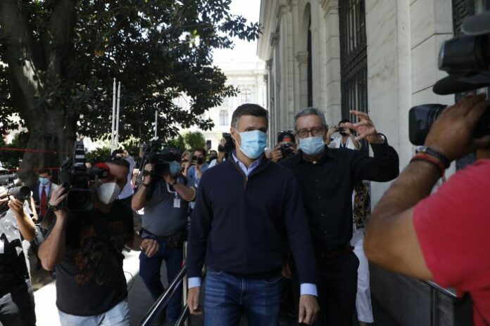 En Chile detienen anciano tras protestar contra llegada de Leopoldo López