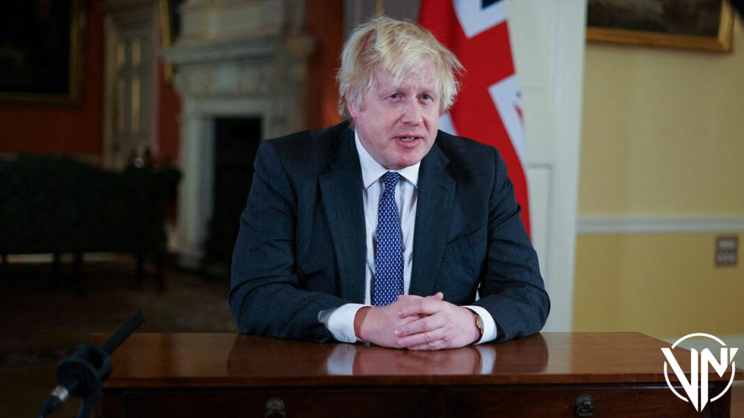 Boris Johnson confirmó primera muerte por Ómicron