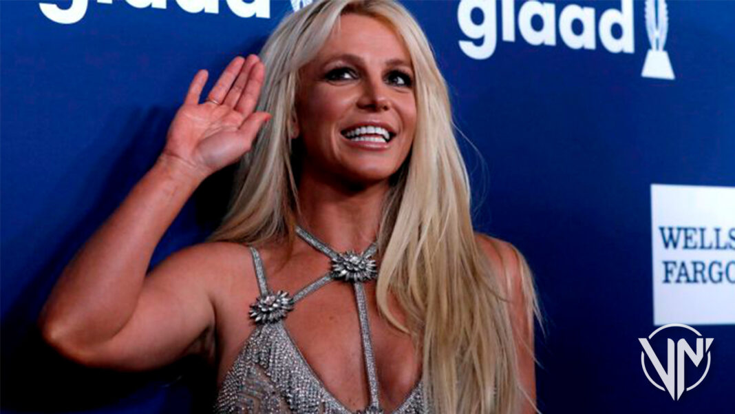 Britney Spears posa desnuda para celebrar 