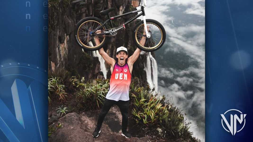 Daniel Dhers lleva su bicicleta a la cima del Salto Ángel (+Fotos)