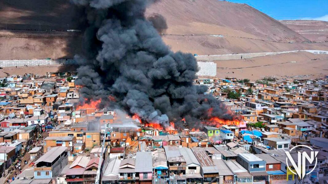 Voraz incendio en campamento Laguna Verde en Chile