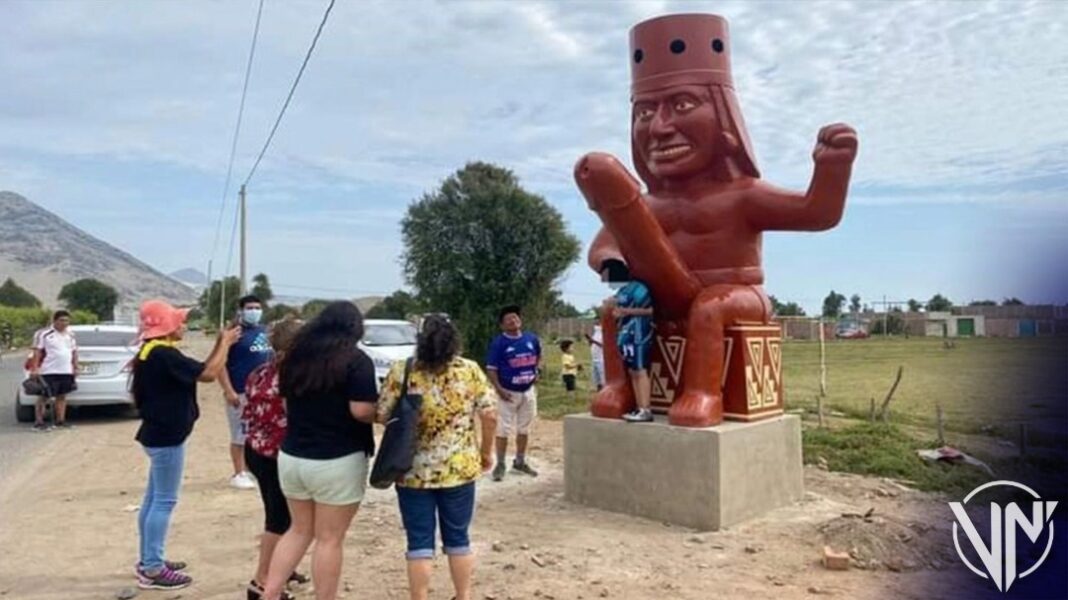 estatua queman pene Perú