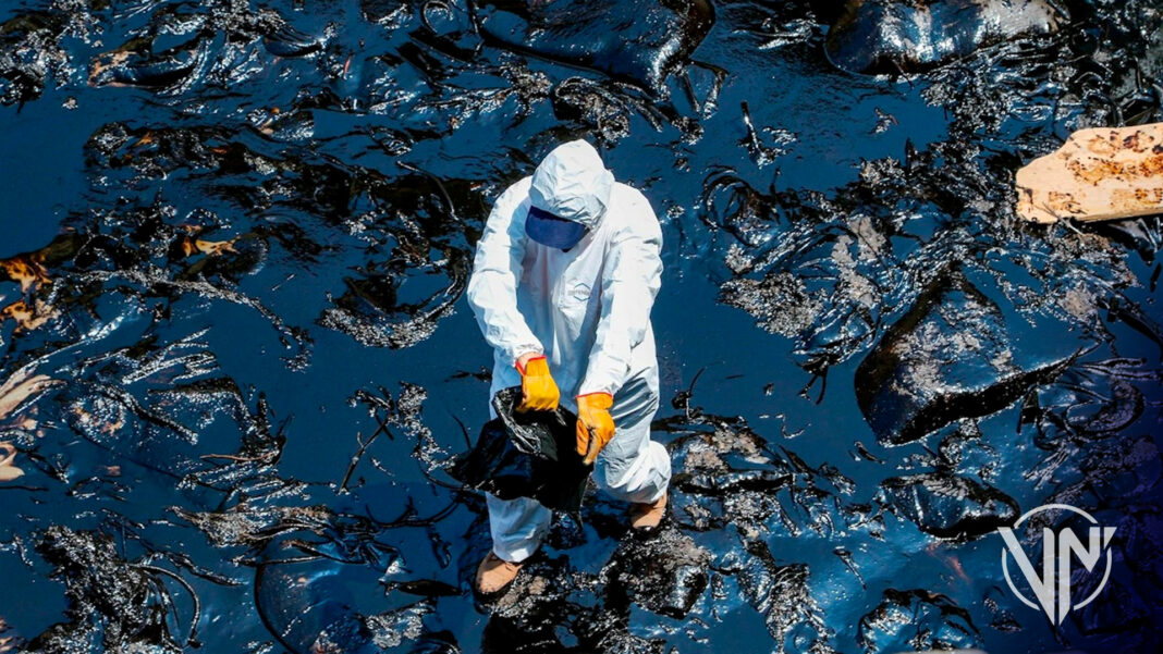 DiCaprio exhibe magnitud del derrame petrolero en Perú