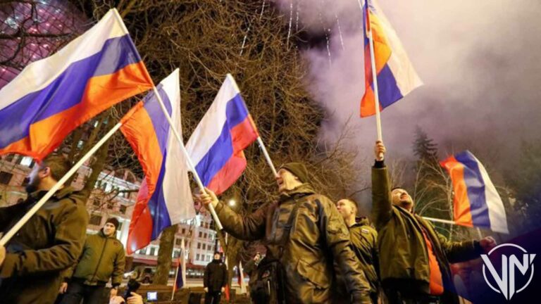 Celebran reconocimiento de Rusia sobre Donetsk y Lugansk (+Video)