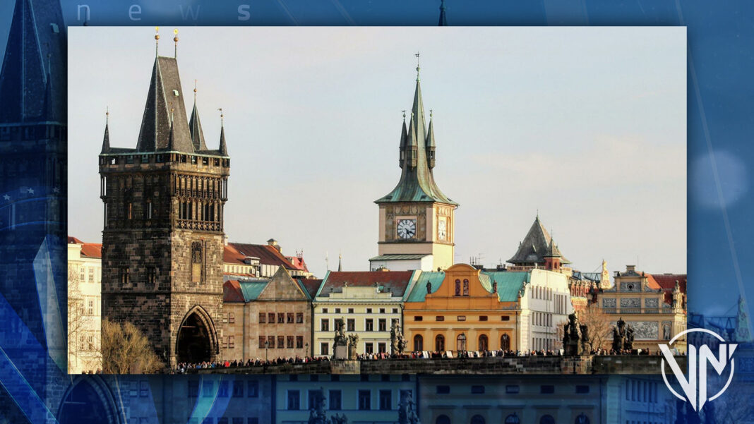 República Checa suspende emisión de visados y cierra consulados en Rusia