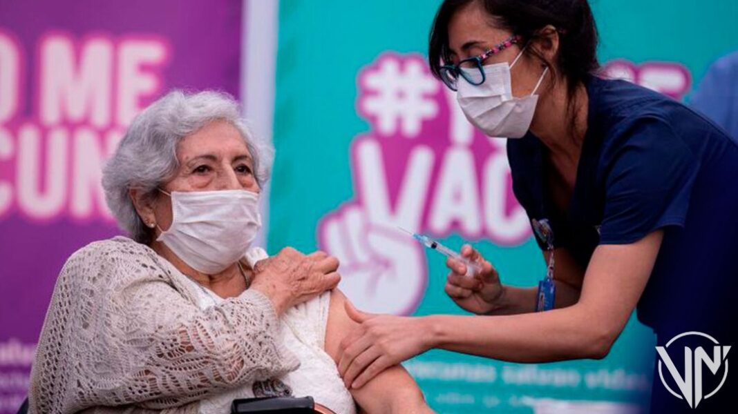 Chile inició jornadas para aplicar cuarta dosis de la vacuna contra la covid-19