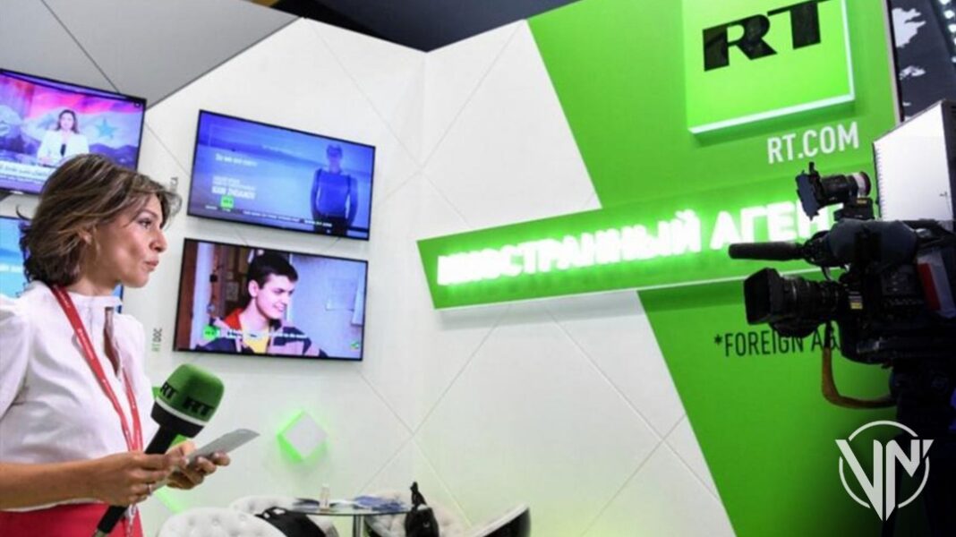 Reino Unido evalúa retirar licencia de transmisión a televisora rusa RT