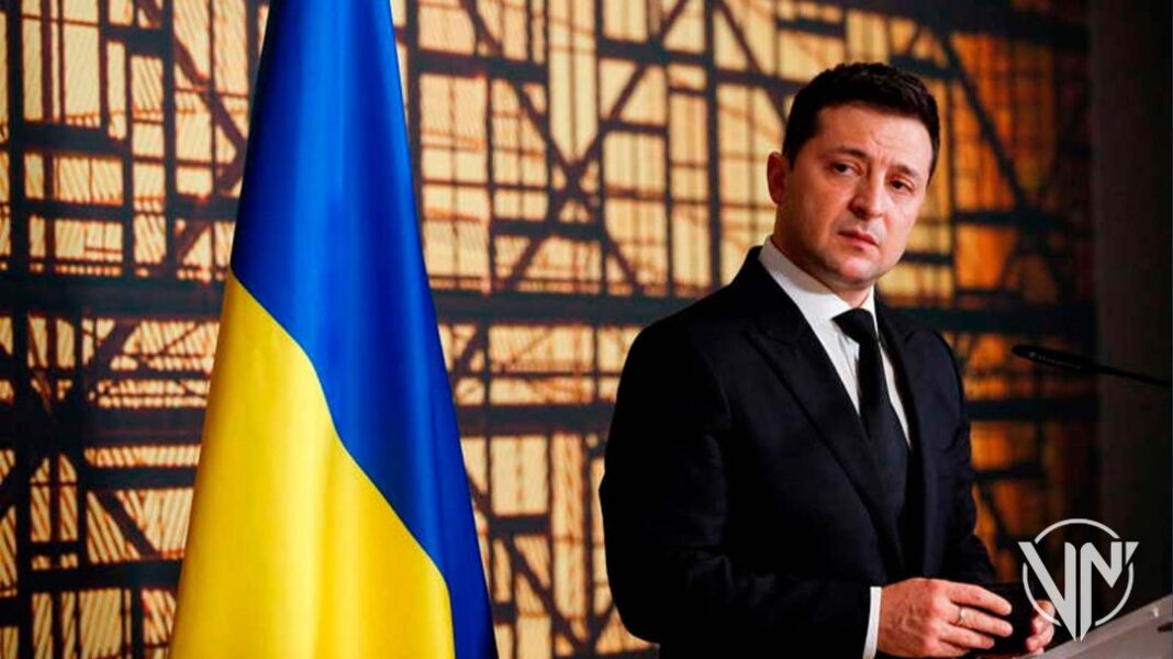 Presidente de Ucrania asoma la posibilida de negociar con Moscú