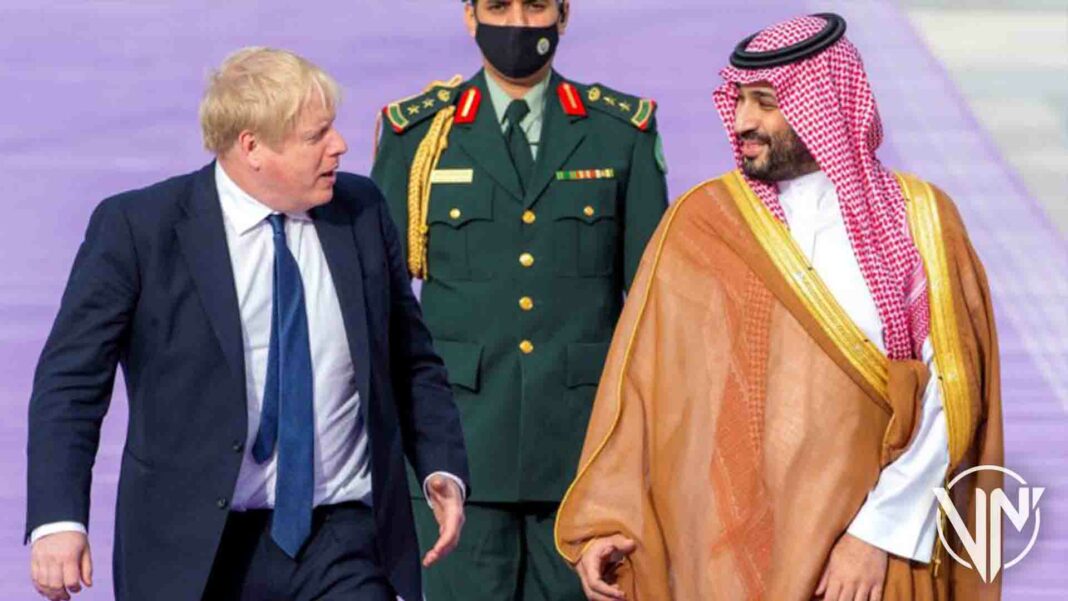 Boris Johnson visita Emiratos Árabes
