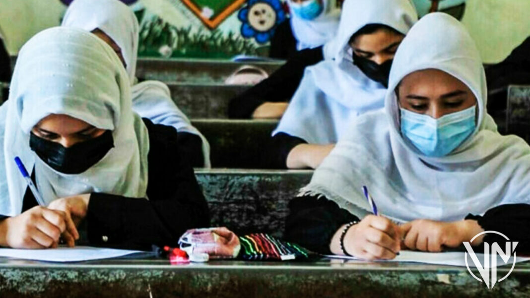 ONU y Unicef exigen a los talibanes reabrir escuelas para las niñas