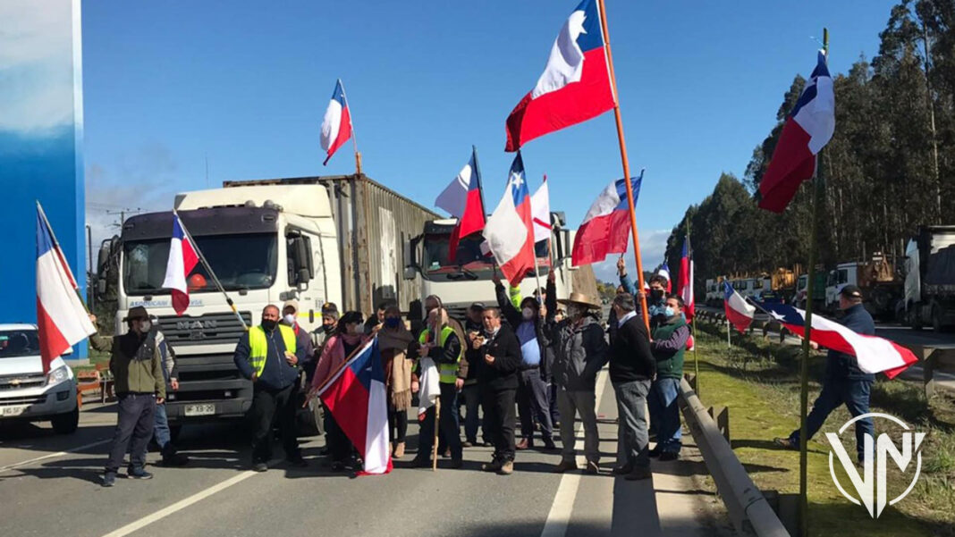 Gremio de camioneros realizaron paro en Chile
