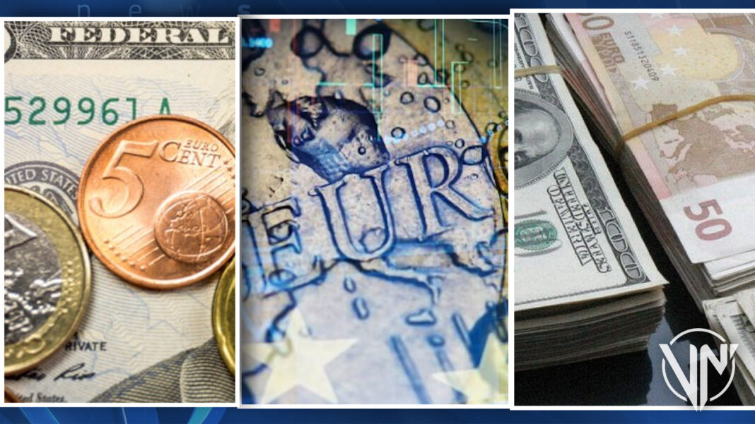 Euro cae a mínimos históricos frente al dólar