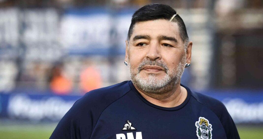 Fiscales argentinos solicitaron juzgar por homicidio culposo a médicos de Maradona