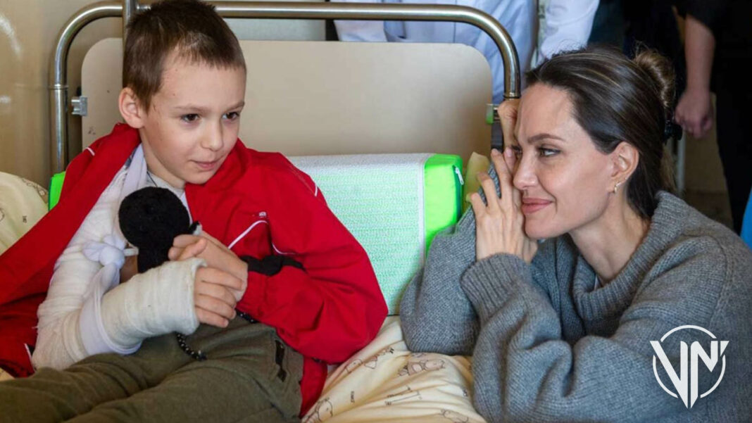 Esto opina Rusia de la visita de Angelina Jolie a Ucrania