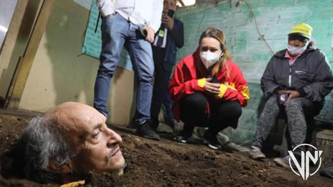 Abuelo se enterró vivo en su casa desesperado por falta de comida en Colombia (+Video)