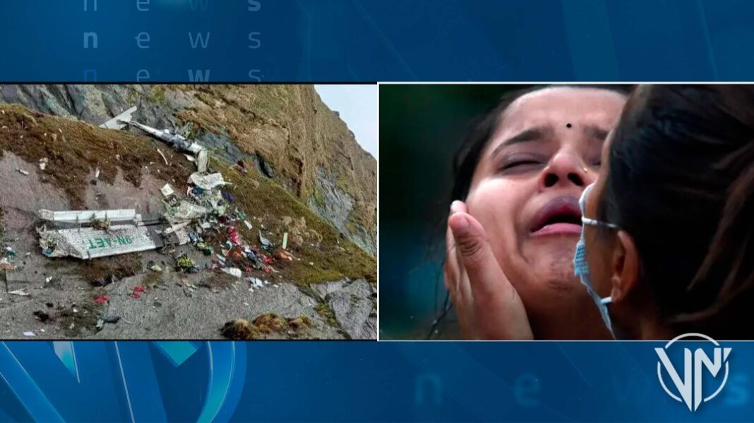 Encontrados los cadáveres de los 22 tripulantes del avión estrellado en Nepal