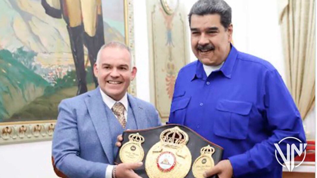 Maduro recibió reconocimiento de la Asociación Mundial de Boxeo