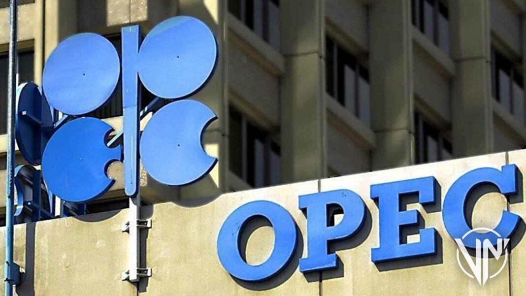 OPEP+ elevará producción de petróleo a 648 mil barriles diarios