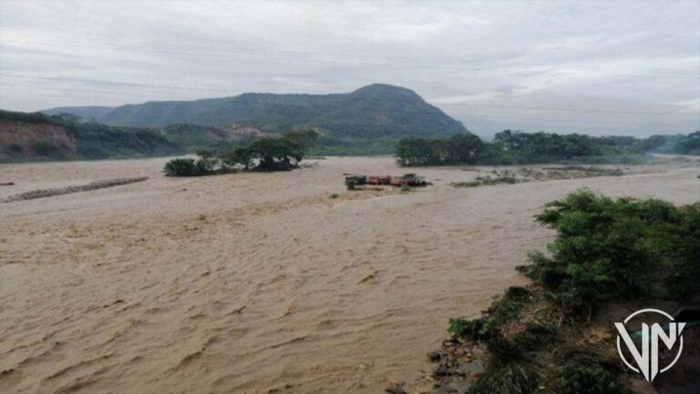Parlamentarios del PSUV exigen cuentas a Rosales por gastos tras lluvias en Zulia