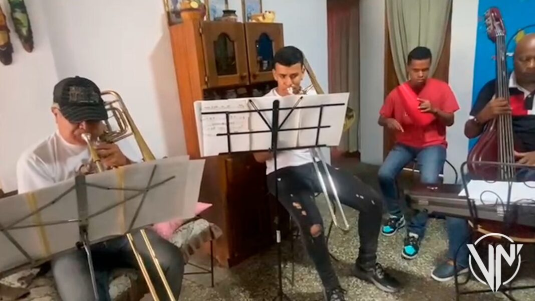 Orquesta de Salsa Retombon