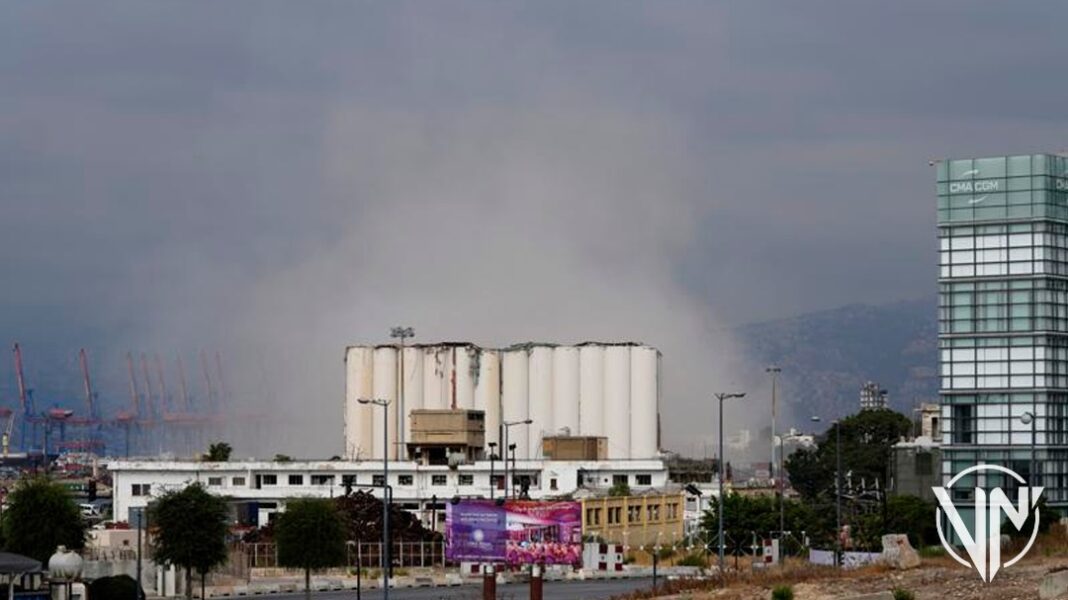 Reportan colapso de silos de granos en el puerto de Beirut