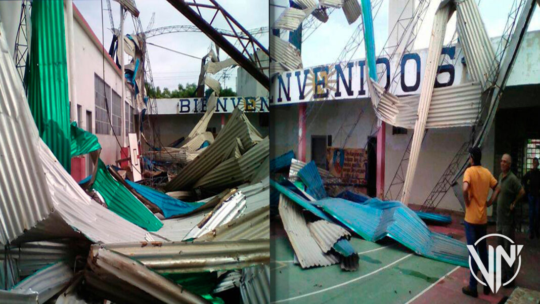 Lluvias arrasaron con techo del Mercado de Buhoneros en Zulia