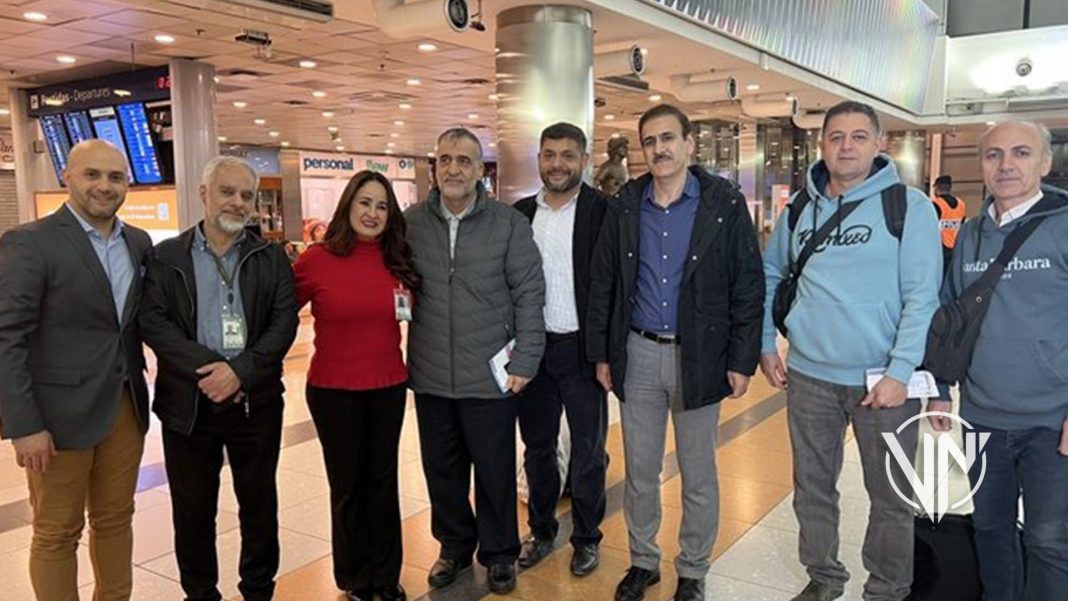 Regresaron a Venezuela últimos cinco tripulantes del avión venezolano retenido en Argentina