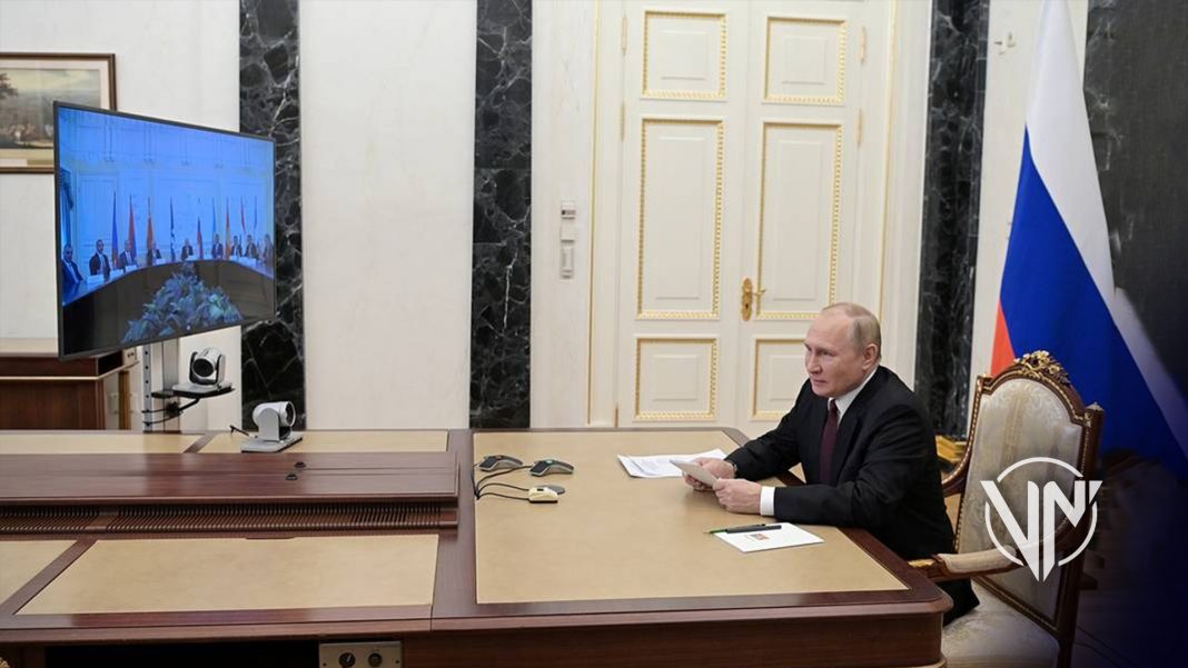 Putin carga contra países vacilantes que se aferran al modelo hegemónico