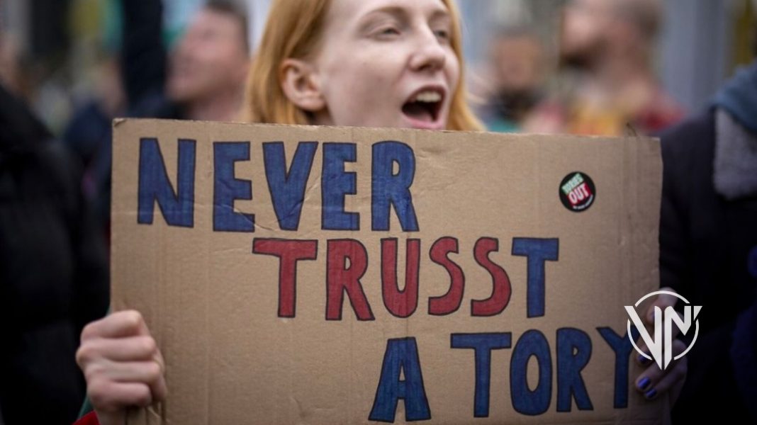 Develan complot para destituir a primera ministra británica Liz Truss