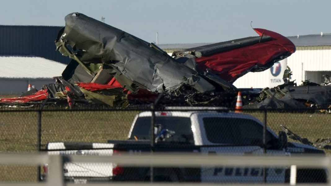 Chocaron aviones combate