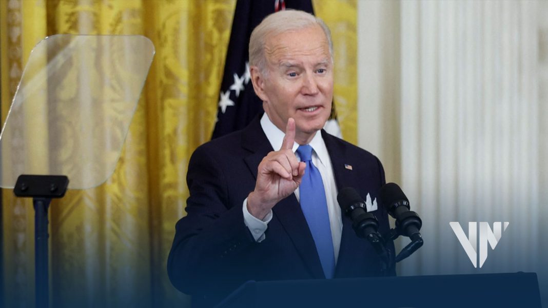 Joe Biden le dice a Vladímir Zelenskique el misil no es ruso