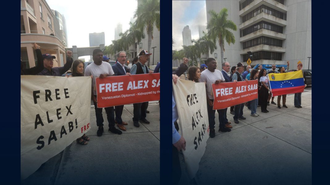 Manifestaciones de apoyo marcan inicio de audiencia del diplomático Alex Saab