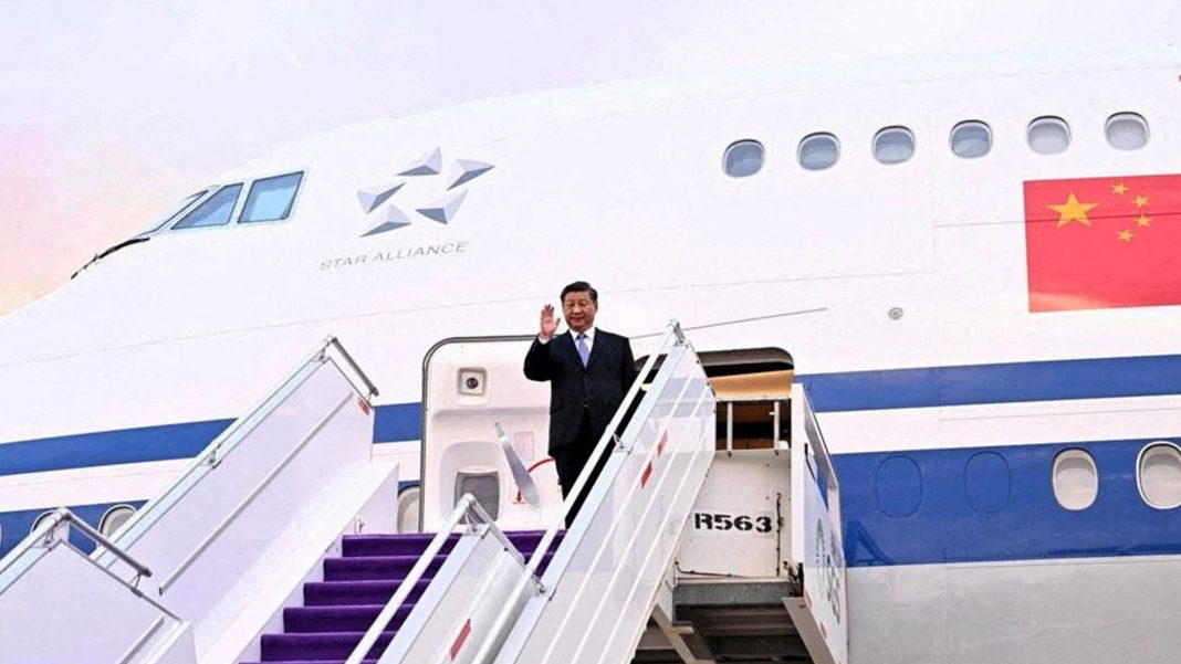 Xi Jinping llega a Arabia Saudita para fortalecer laxos estratégicos