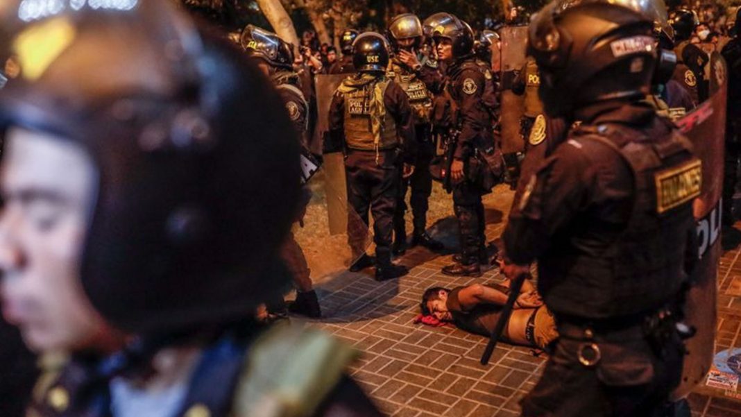 Aumentan a 18 los muertos por las protestas en Perú