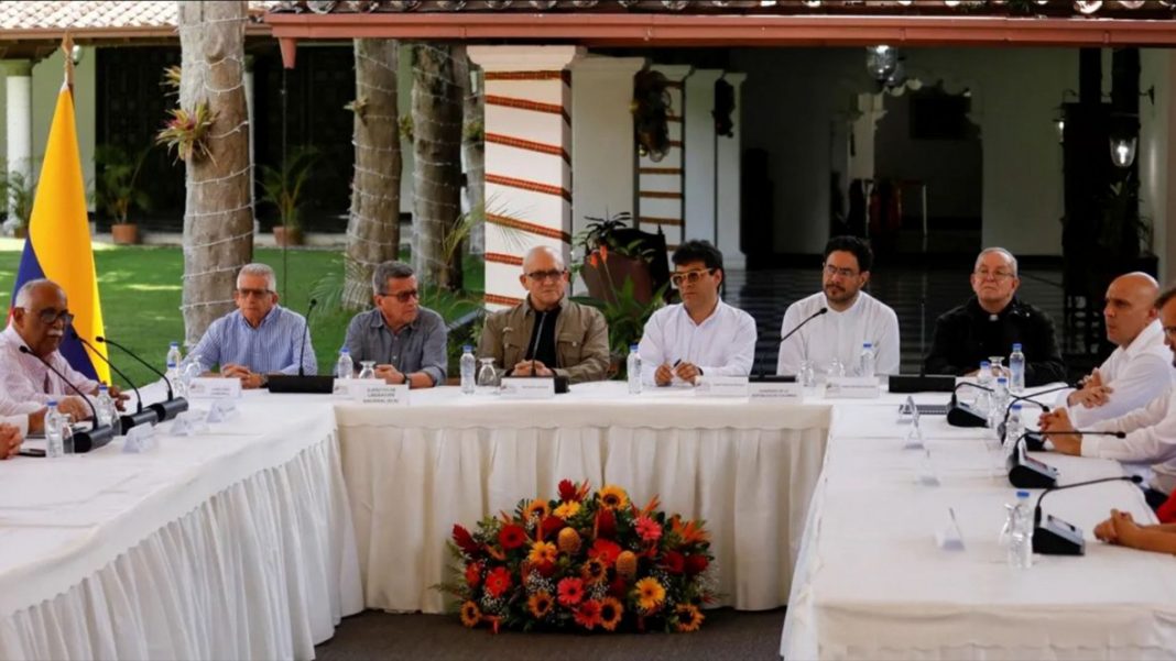Gobierno de Colombia y ELN retomará negociaciones de paz a finales de enero de 2023