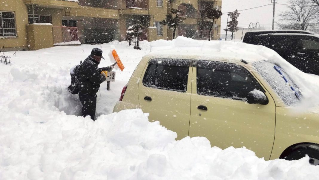 Japón enfrenta fuertes nevadas y al menos 17 muertos