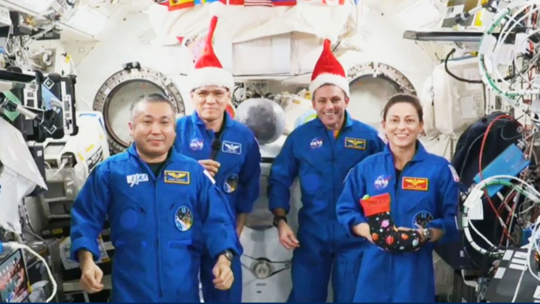 Astronautas envían mensaje navideño desde el espacio (+Video)