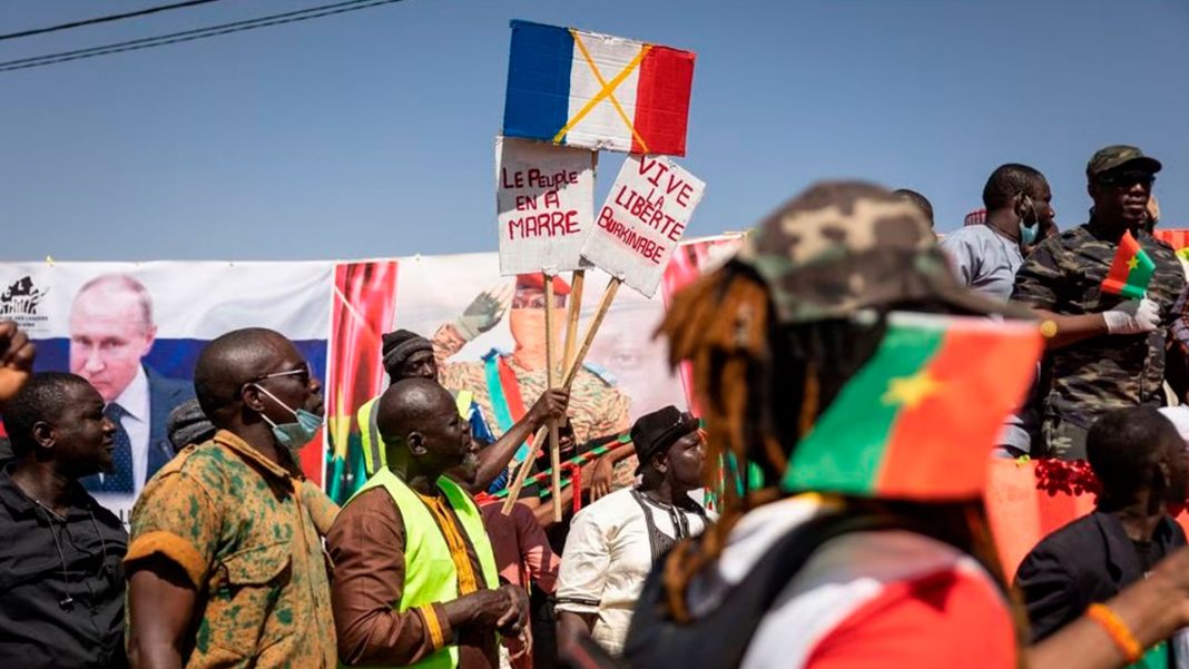 Burkina Faso exigió retiro de sus tropas dentro de un mes