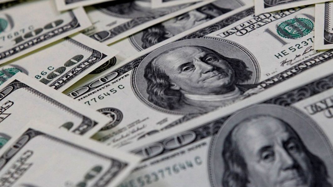 Dólar estadounidense arranca 2023 con crecimiento moderado