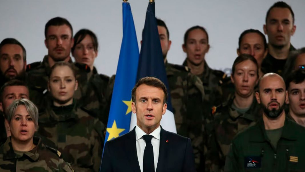Macron aspira que aprueben aumento del presupuesto en gasto militar