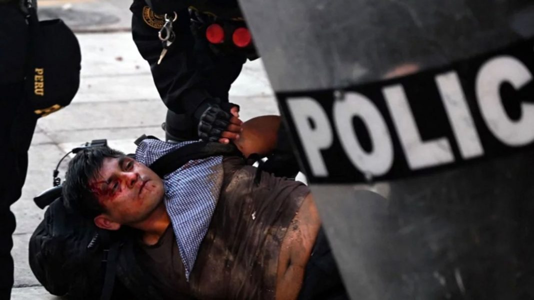 Se incrementan los heridos y detenidos por represión policial de Dina Boluarte en Perú