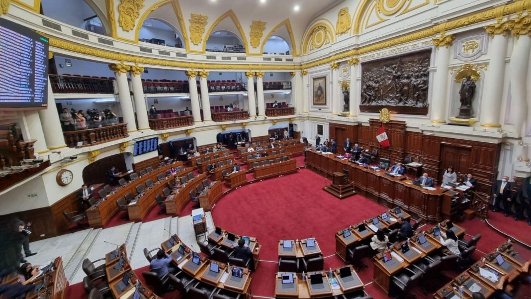 Congreso de Perú de espaldas al pueblo al postergar debate de elecciones