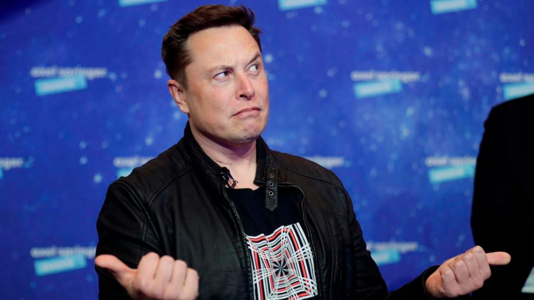 Elon Musk se disculpa con discapacitado