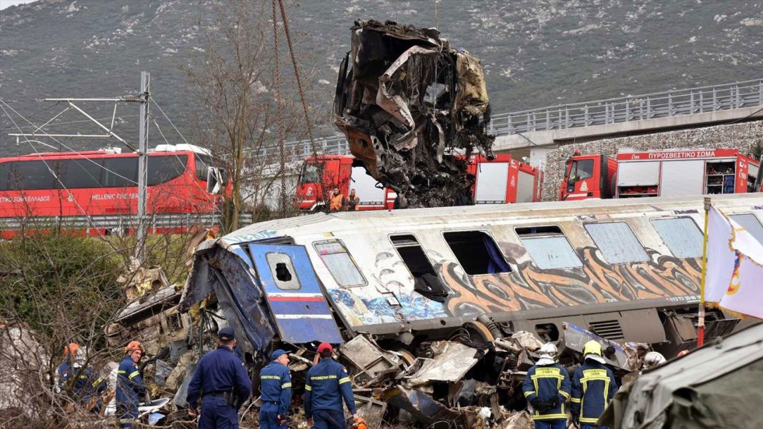 Aumenta a 43 cifra de muertos por choque de trenes en Grecia