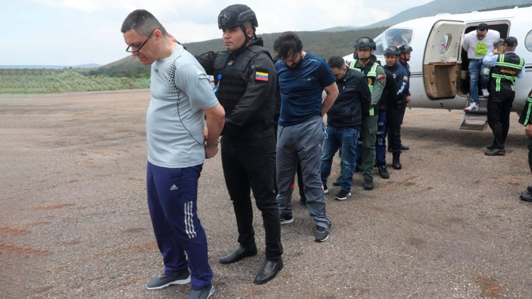 Venezuela expulsa a cinco criminales a Colombia