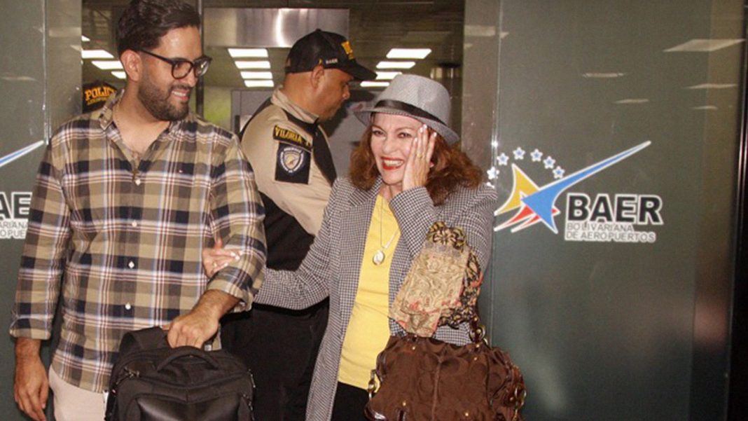 Lupita Ferrer llegó a Venezuela y la recibieron por todo lo alto (+Video)